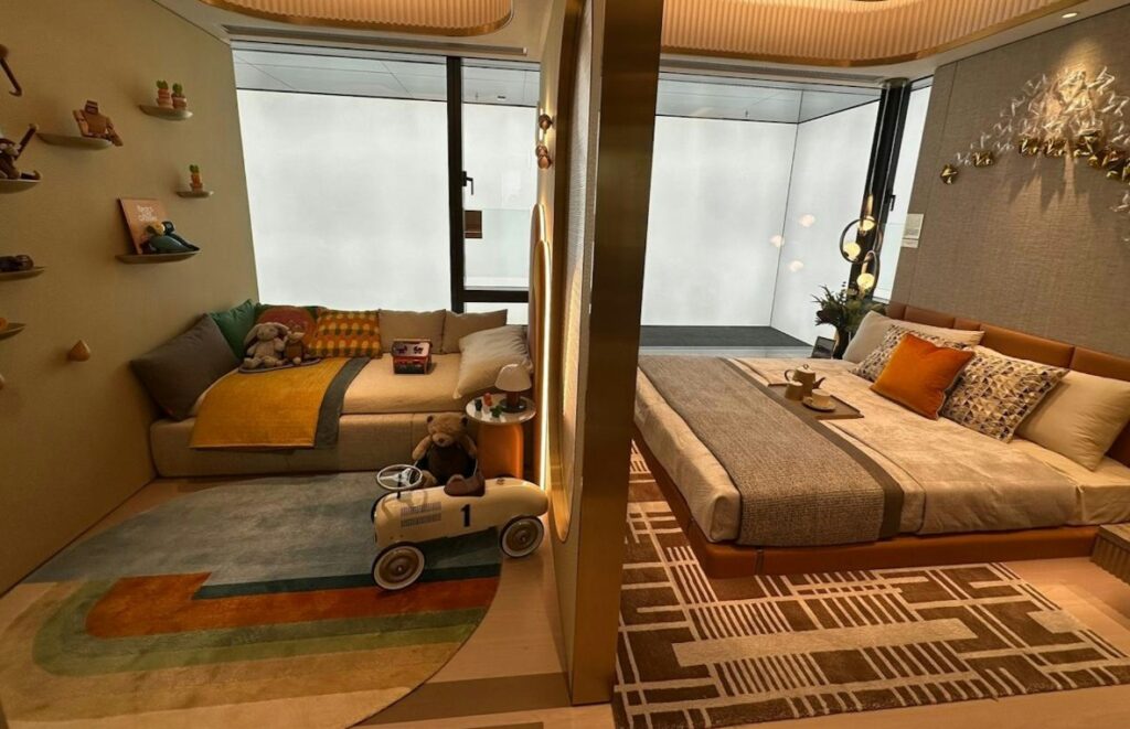 海瑅灣I La Mirabelle I 示範單位主人房與兒童房設計 溫暖色調臥室空間