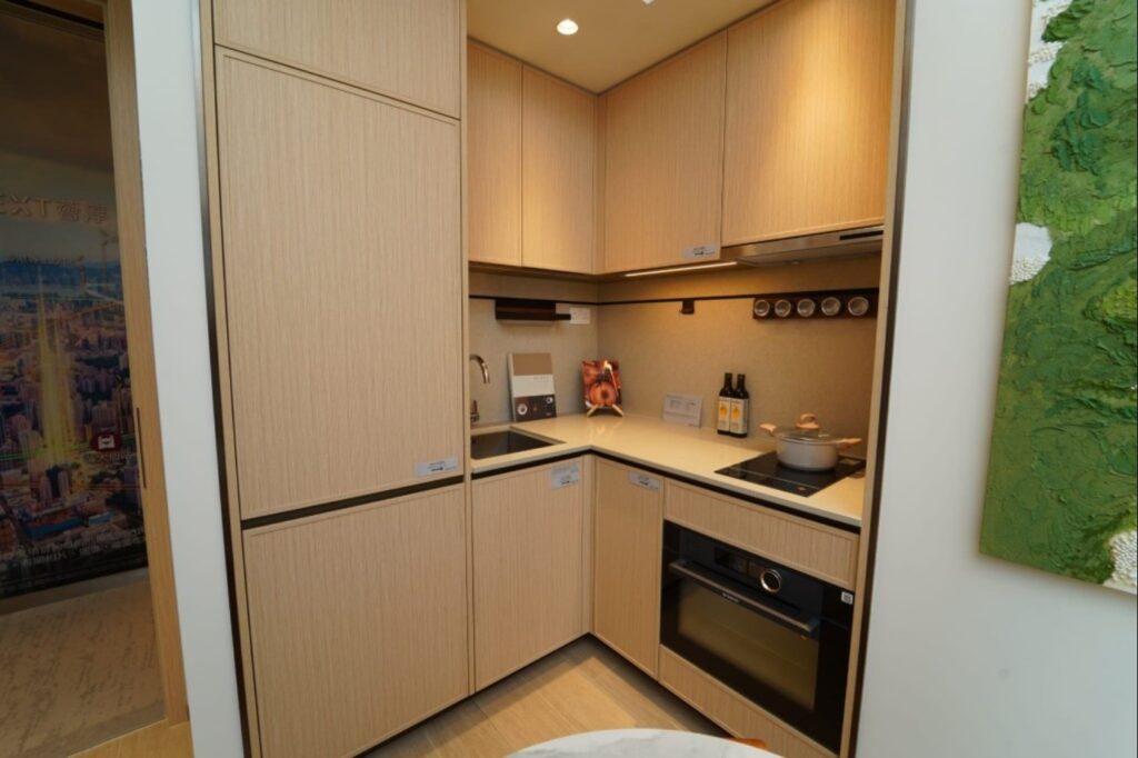 薈淳 CONNEXT 開放式廚房設計 嵌入式電器與L形廚櫃配置